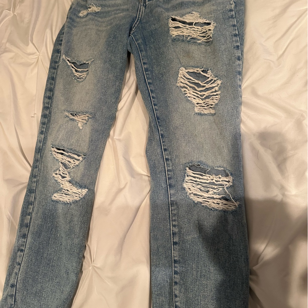 Pacsun Mom Jeans.Ripped.Size 27.Light, worn denim look.Never goes out of style